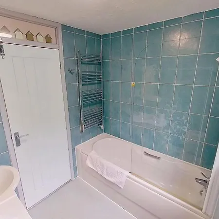 36 Strawberry Hill, Tolroy Manor Holiday home *