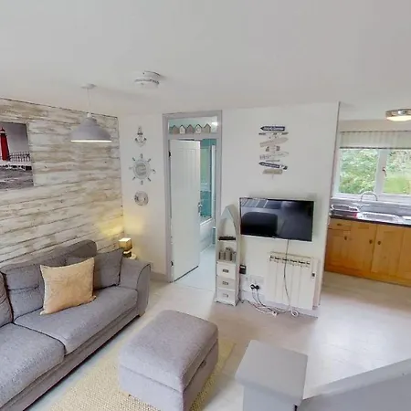 36 Strawberry Hill, Tolroy Manor Hayle